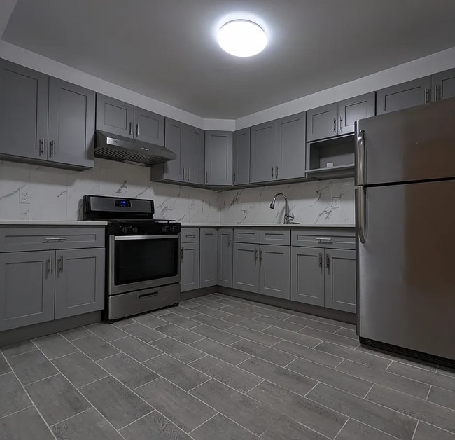 870 Prospect Pl, Unit 2