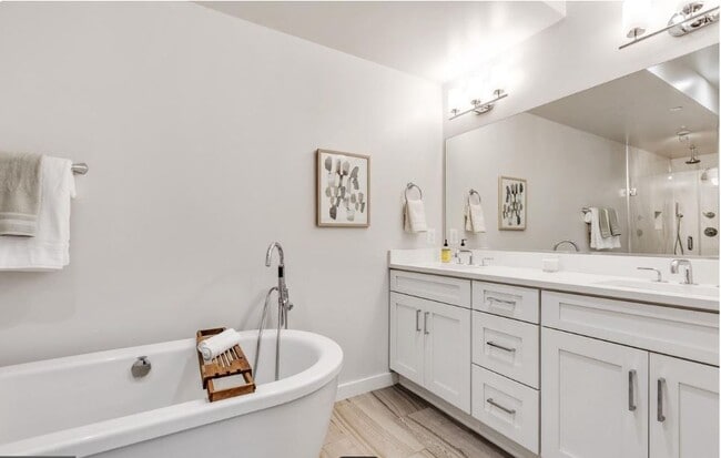 3919 Fulton St NW, Unit 1cathedral Crest apt 1 in Washington, DC - Building Photo - Building Photo