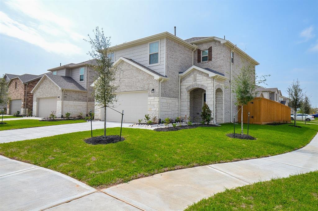 1071 Greenshank Dr in Katy, TX - Building Photo