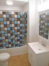 1208 N University St in Peoria, IL - Building Photo - Building Photo