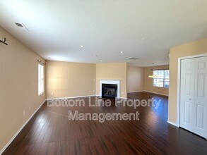 8125 Rosberg Ln in Charlotte, NC - Building Photo - Building Photo