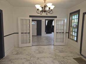 305 S Church St in Nacogdoches, TX - Building Photo - Building Photo