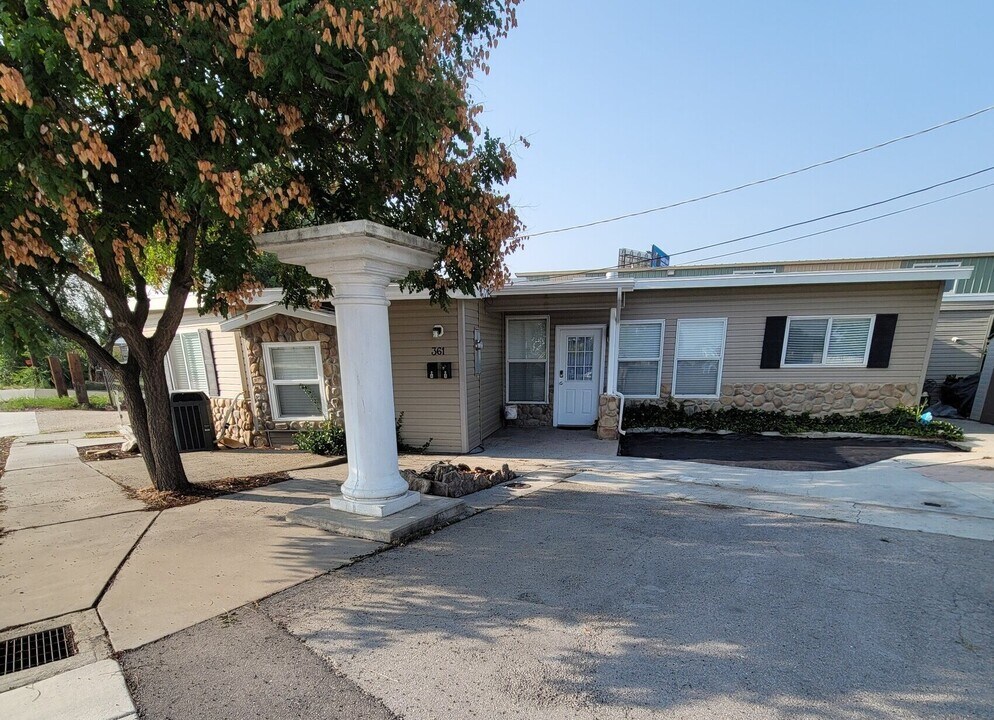 361 East State Street, Unit 361 B (East Side) in Lehi, UT - Foto de edificio