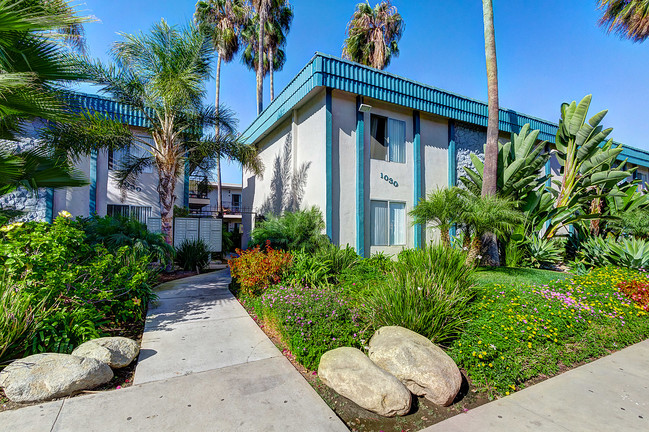 Pacific Crest Apartments in San Diego, CA - Foto de edificio - Other