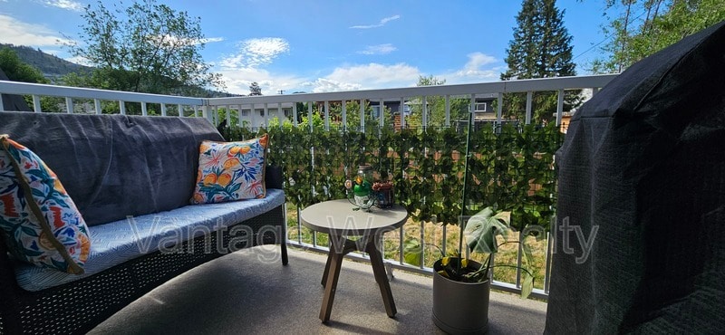 235-235 Husch Rd in Kelowna, BC - Building Photo