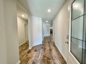 4910 Bunker Dr in San Antonio, TX - Building Photo - Building Photo
