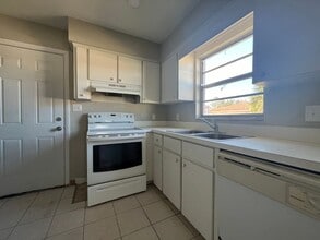 1712 W House St in Plant City, FL - Building Photo - Building Photo