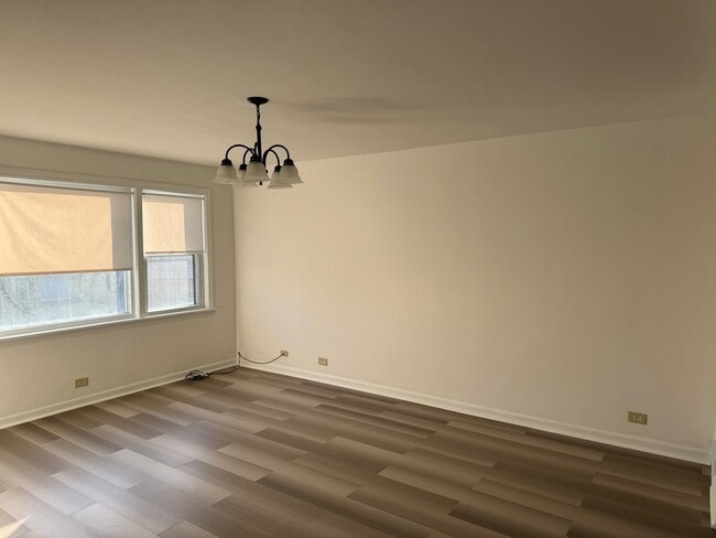 5746 N Kimball Ave, Unit 2S in Chicago, IL - Building Photo - Building Photo