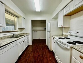 1448 Harper Rd in Kerrville, TX - Building Photo - Building Photo
