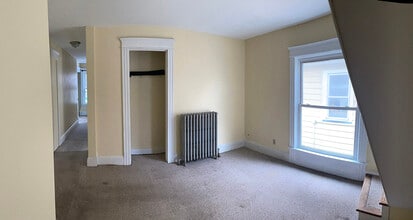 58 Edmonds St, Unit Apt 4 in Rochester, NY - Foto de edificio - Building Photo