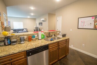 1409 Paris Rd-Unit -1409-201c in Columbia, MO - Building Photo - Building Photo