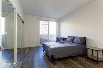 2321 Fox Hills Dr in Los Angeles, CA - Foto de edificio - Building Photo