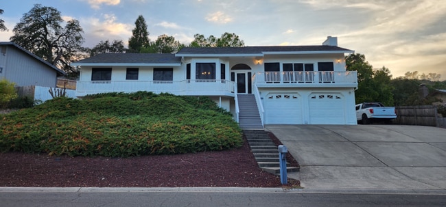 property at 3556 Mesa Verdes Dr