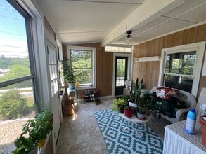 30 Granite St, Unit Floor 1 in Peterborough, NH - Foto de edificio - Building Photo