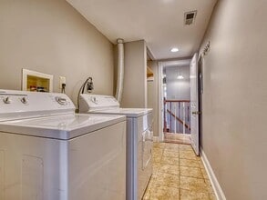 3300 E Baltimore St in Baltimore, MD - Building Photo - Building Photo