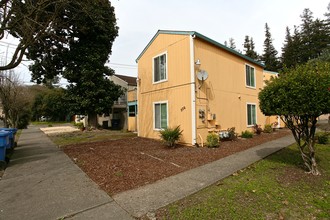 206 Orange St in Santa Rosa, CA - Building Photo - Building Photo