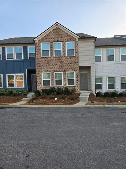 4112 Kingsbere Wy in Douglasville, GA - Building Photo