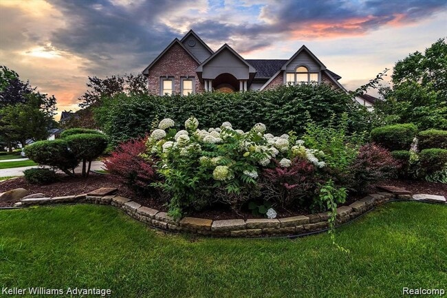 property at 9049 Cobblestone Cir