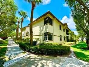 5135 Floria Dr in Boynton Beach, FL - Building Photo - Building Photo