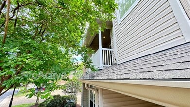 1034 Grand Oak Ln in Virginia Beach, VA - Foto de edificio - Building Photo