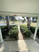 6405 White Sands Terrace in Sarasota, FL - Building Photo - Building Photo