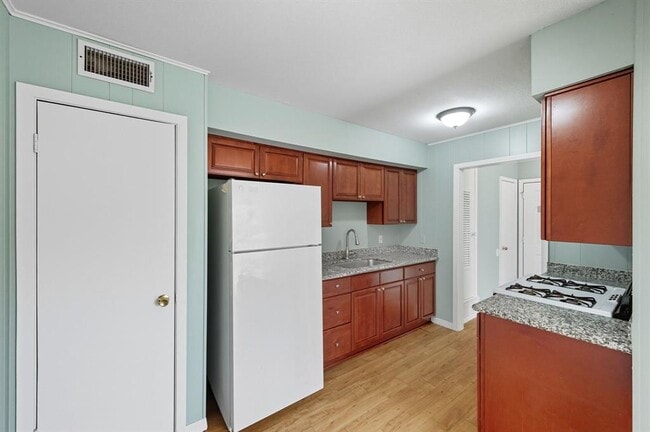 property at 2206 Mission Hill Dr