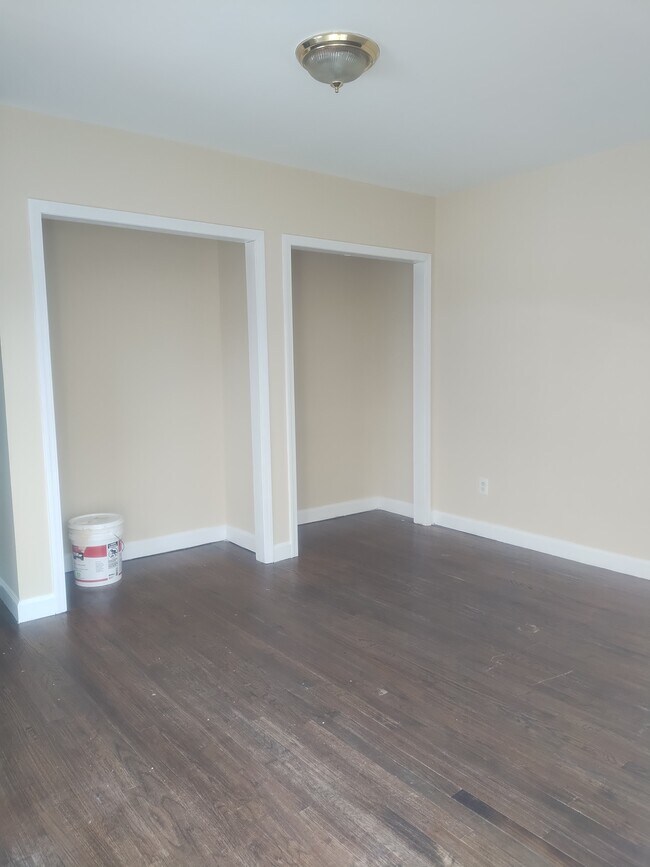 17 Wallis Ave, Unit 2 in Jersey City, NJ - Building Photo - Building Photo