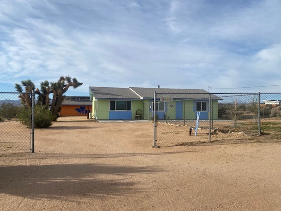 62812 Lind Ln in Joshua Tree, CA - Foto de edificio