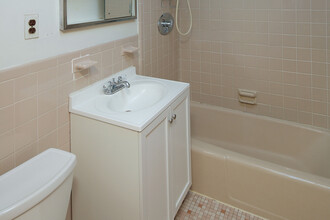 25 Allston St, Unit 1 in Boston, MA - Foto de edificio - Building Photo