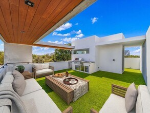 2926 Bird Ave in Miami, FL - Building Photo - Building Photo