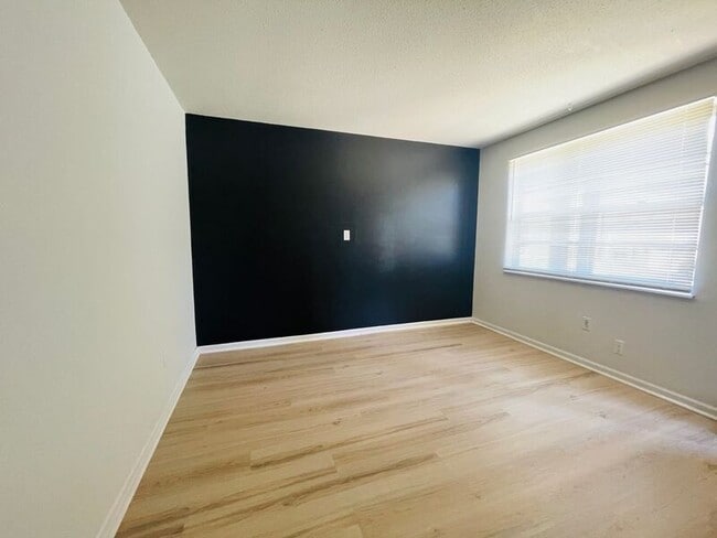 1406 Magnolia W in Excelsior Springs, MO - Building Photo - Building Photo