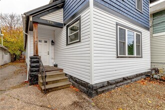 908 Fruit Ave in Cleveland, OH - Building Photo - Building Photo