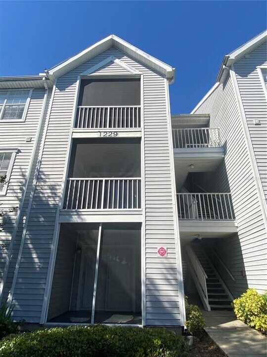 1229 Bermuda Lakes Ln in Kissimmee, FL - Building Photo