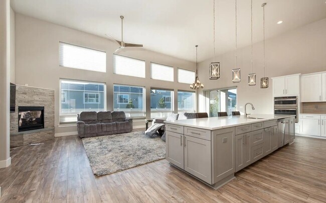1026 Sun Crest Ct in Gardnerville, NV - Building Photo - Building Photo