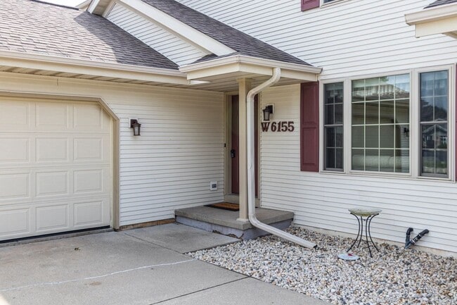 W6155 Aerotech Dr in Appleton, WI - Building Photo - Building Photo
