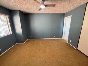 27667 Ironstone Dr in Santa Clarita, CA - Building Photo - Building Photo