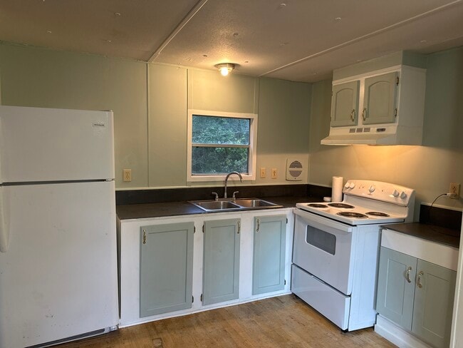 property at 3064 Safronia Shores Rd