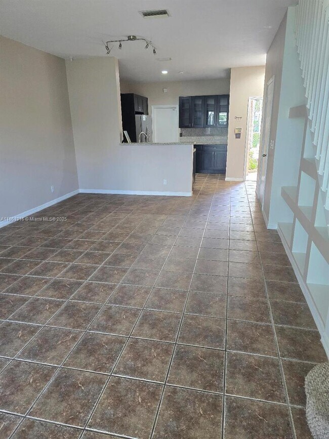 2082 Madeira Dr in Weston, FL - Building Photo - Building Photo
