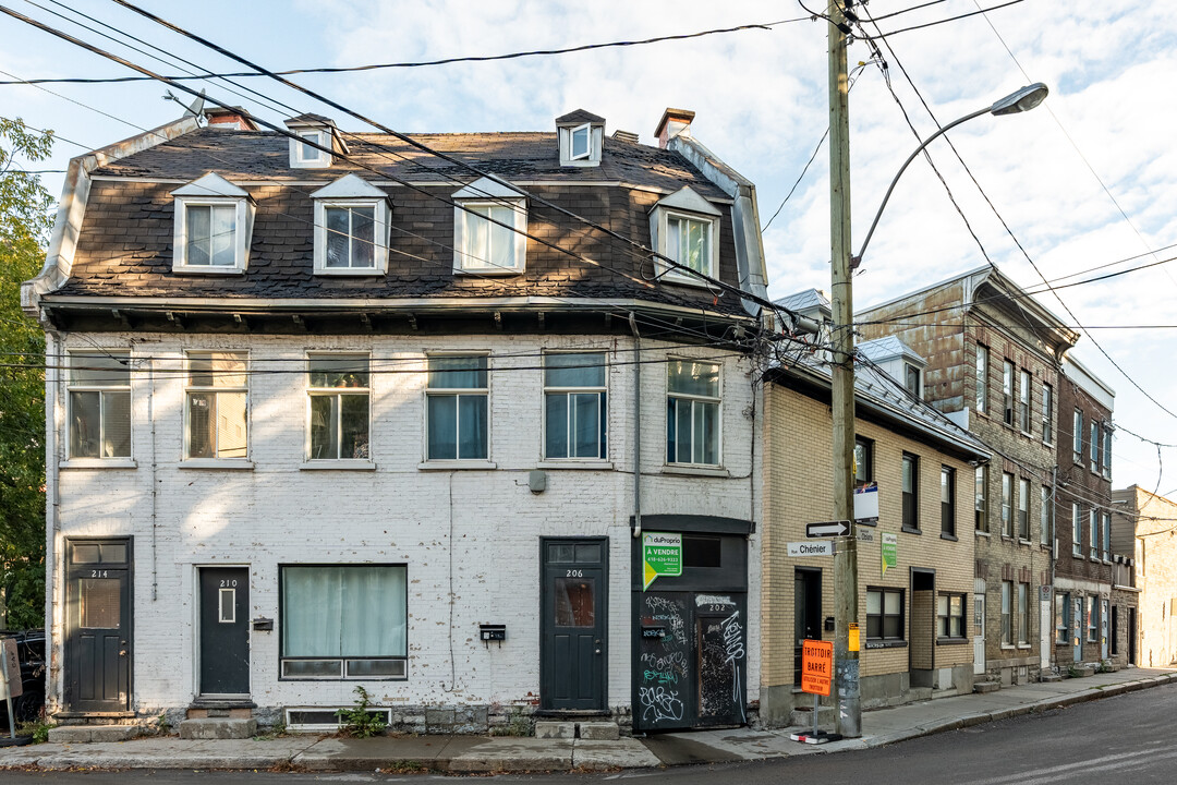 226 Des Oblats Av in Québec, QC - Building Photo