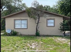 1604 2nd St NW in Winter Haven, FL - Foto de edificio - Building Photo