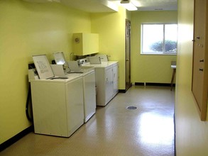 Warren Apartments in Chelsea, MI - Building Photo - Interior Photo