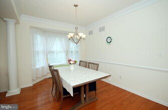 43 Lockwood Dr in Princeton, NJ - Building Photo - Building Photo