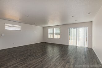 52226 SE 6th St in Scappoose, OR - Building Photo - Building Photo