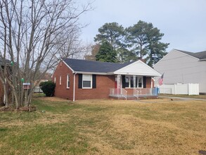 279 Fair Meadows Rd in Virginia Beach, VA - Building Photo - Building Photo