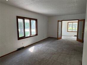 908 11th Ave in Clarkfield, MN - Building Photo - Building Photo