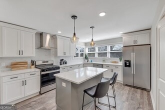 155 Parkview Dr SE in Marietta, GA - Building Photo - Building Photo