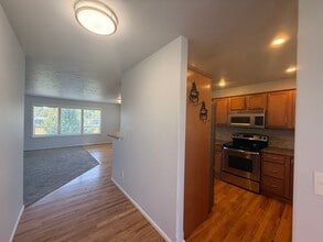 4511 N Hutchinson Ln in Spokane, WA - Foto de edificio - Building Photo