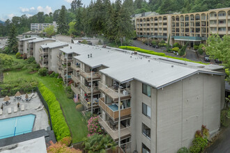 The Islandaire in Mercer Island, WA - Building Photo - Building Photo