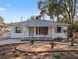 Unit in La Cañada Flintridge, CA - Building Photo