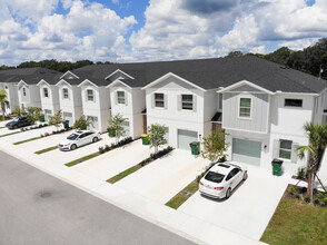 GroveParc Rental Homes in Wesley Chapel, FL - Building Photo - Building Photo